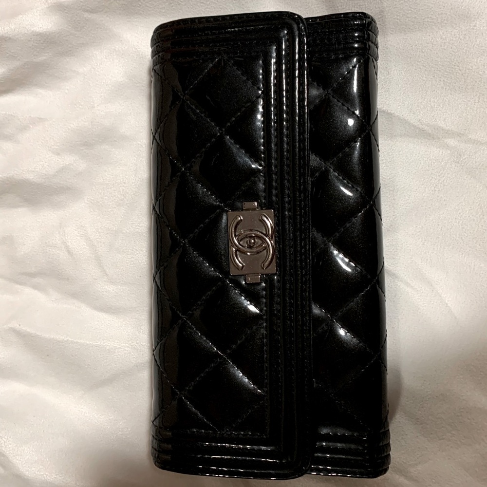Black Chanel wallet